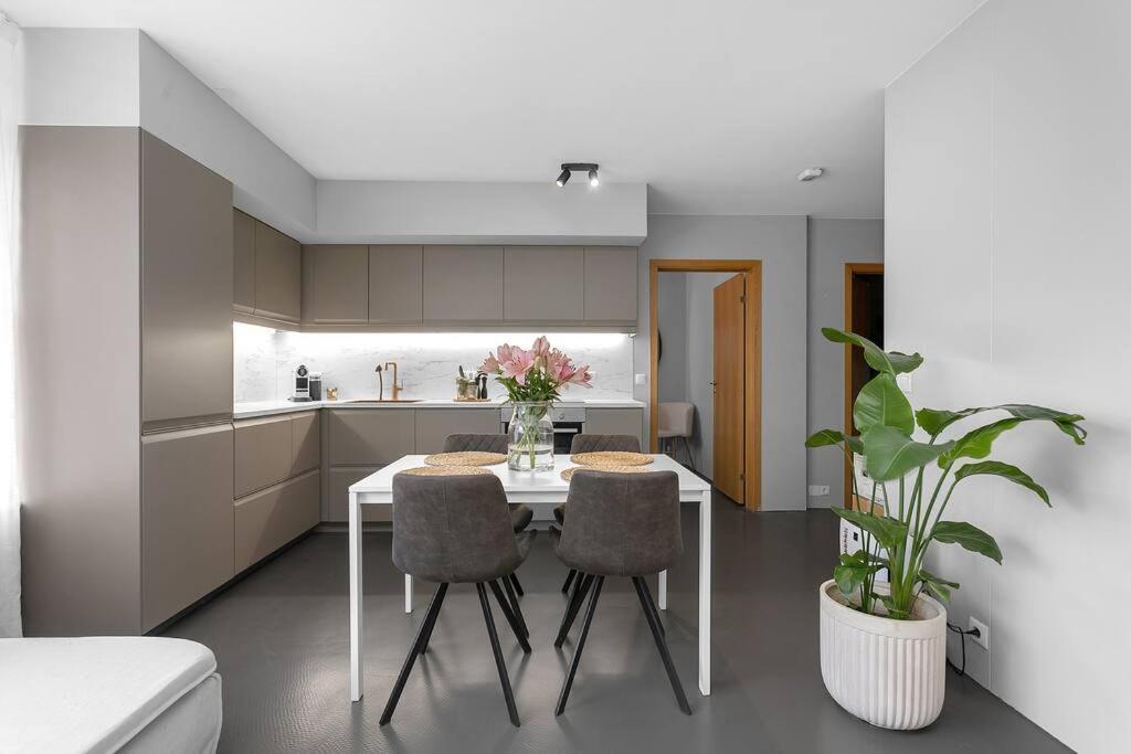 Апартаменти Cheerful 3Br Down Town Newly Renovated Рейк'явік Екстер'єр фото