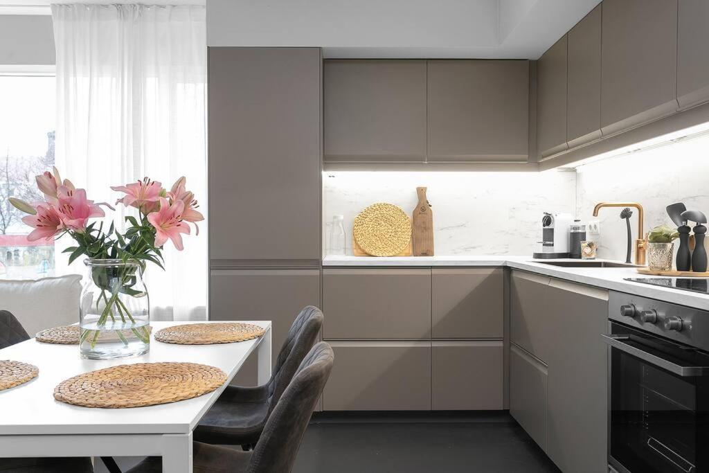 Апартаменти Cheerful 3Br Down Town Newly Renovated Рейк'явік Екстер'єр фото